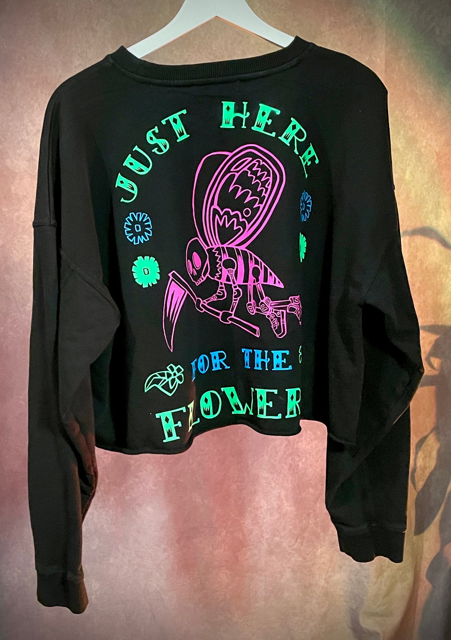 Medium Cropped Sweatshirt - Fluorescent Flowers