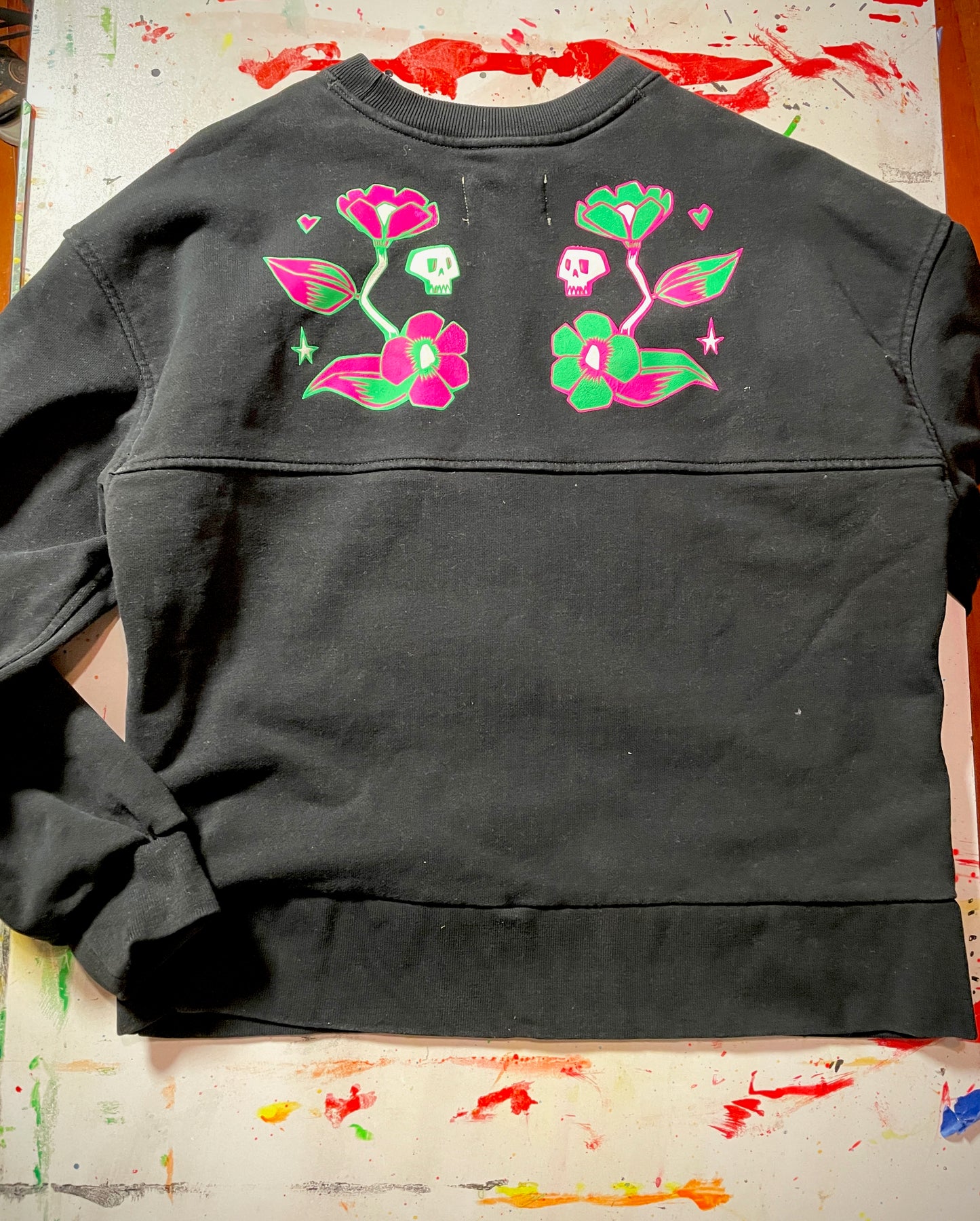 Medium Sweatshirt - Fluorescent Flowers