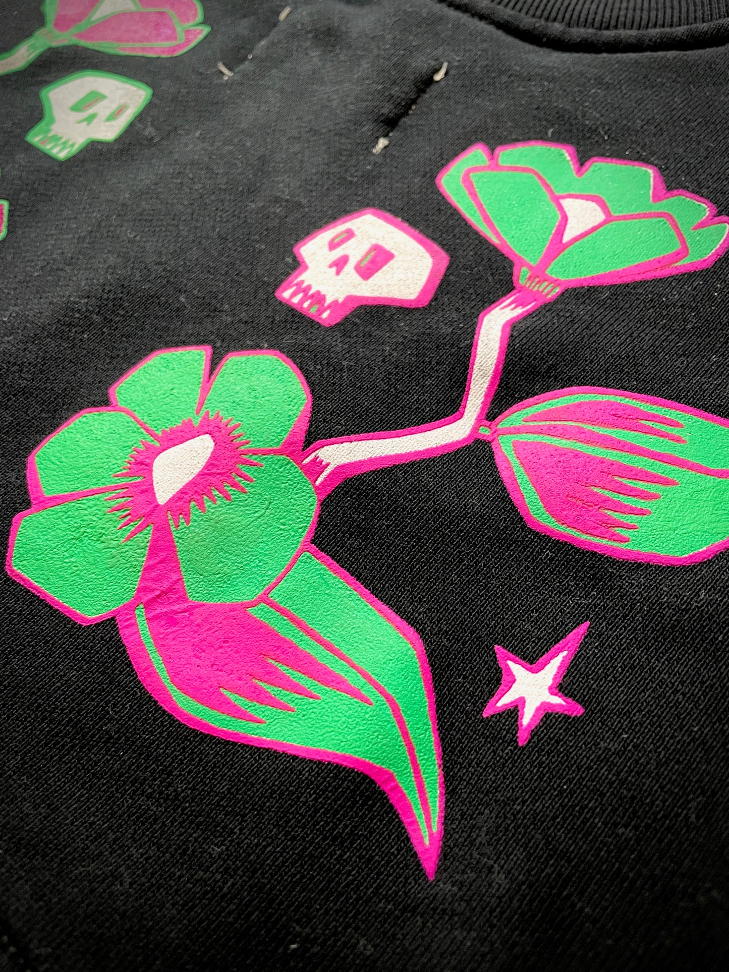 Medium Sweatshirt - Fluorescent Flowers